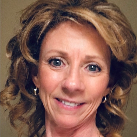 Meet your Posher, Pamela - Picture 2 of 2